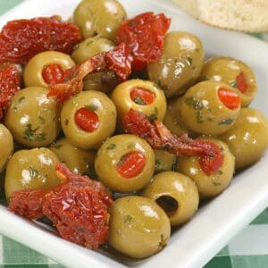 SEGRETI GREEN OLIVES STUFF-SEMI DRIED TOMATO